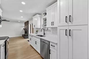 6425 Summit Ridge Dr, Watauga, TX 76148 - Photo 11