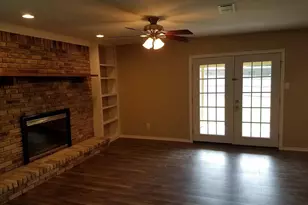 100 Lochness Ln, Benbrook, TX 76126 - Photo 17