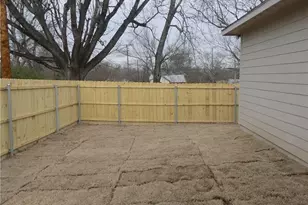 1122 Oneal St, Greenville, TX 75401 - Photo 17