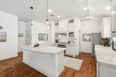 14720 Seventeen Lakes Boulevard, Roanoke, TX 76262 - Photo 9