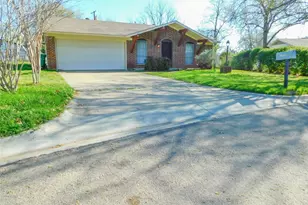 3510 Sagebrush Dr, Denton, TX 76209 - Photo 1