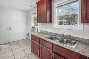 208 3rd St, Whitesboro, TX 76273 - Photo 13