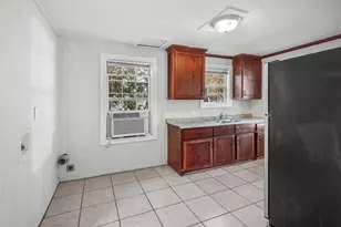 208 3rd St, Whitesboro, TX 76273 - Photo 11