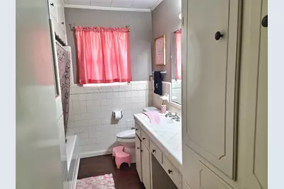 215 N Karl Cayton Street, Groesbeck, TX 76642 - Photo 19