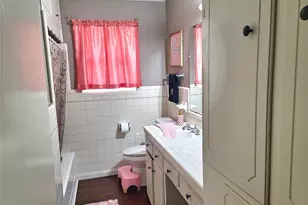 215 N Karl Cayton St, Groesbeck, TX 76642 - Photo 19