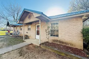 735 Anderson Rd, Reno, TX 75462 - Photo 21