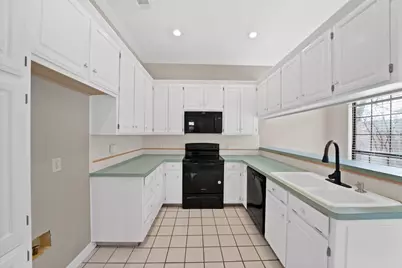 4921 Arborgate Drive, Arlington, TX 76017 - Photo 11