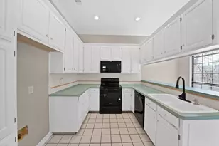 4921 Arborgate Dr, Arlington, TX 76017 - Photo 11