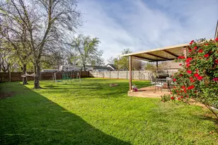 1215 Davis St, Cleburne, TX 76033 - Photo 37