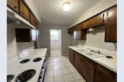 407 Maple Street #B, Commerce, TX 75428 - Photo 3