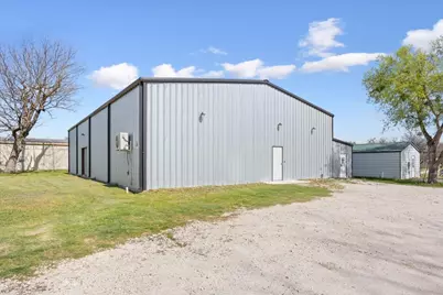 302 N Elm Avenue, Hubbard, TX 76648 - Photo 3
