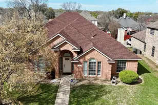 1320 Bold Forbes Dr, Grand Prairie, TX 75052 - Photo 5