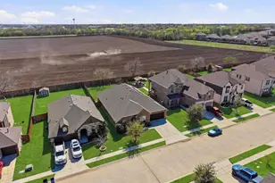 209 Spruce Valley Dr, Justin, TX 76247 - Photo 25