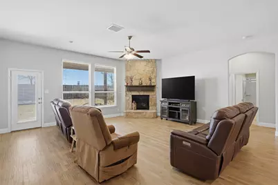 209 Spruce Valley Drive, Justin, TX 76247 - Photo 5