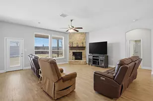 209 Spruce Valley Dr, Justin, TX 76247 - Photo 5