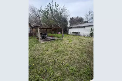 2033 Redman Circle, Dallas, TX 75223 - Photo 7