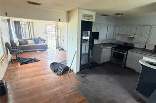 2033 Redman Cir, Dallas, TX 75223 - Photo 9