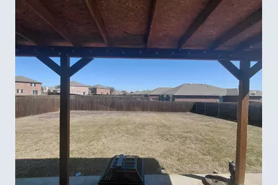 305 Gypsum Lane, Glenn Heights, TX 75154 - Photo 11