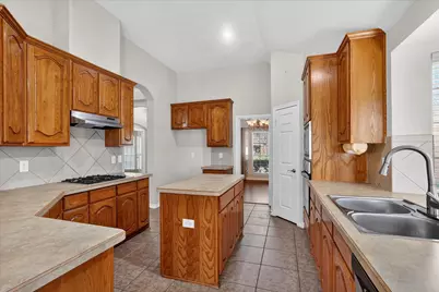 2839 Kate Lane, Grand Prairie, TX 75052 - Photo 11