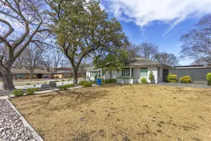 1812 Carol St, McKinney, TX 75069 - Photo 3