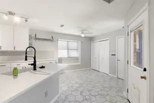 2325 Idlewood Dr, Garland, TX 75040 - Photo 5