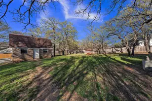 205 William Wallace Dr, Burleson, TX 76028 - Photo 35