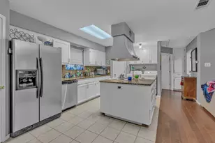 205 William Wallace Dr, Burleson, TX 76028 - Photo 29