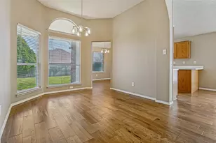 221 Layman Dr, Cedar Hill, TX 75104 - Photo 5