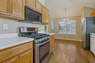 221 Layman Dr, Cedar Hill, TX 75104 - Photo 11