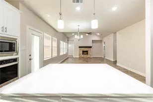 105 Rosemary Dr, Azle, TX 76020 - Photo 13