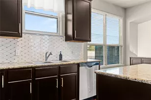 10800 Aurora Dr, Waco, TX 76708 - Photo 9