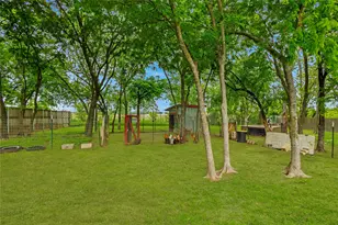 11061 Foutch Rd, Pilot Point, TX 76258 - Photo 33