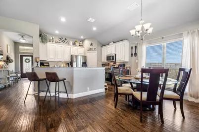 1028 Crest Meadow Drive, Fort Worth, TX 76052 - Photo 3