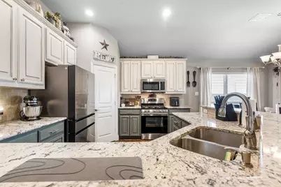 1028 Crest Meadow Drive, Fort Worth, TX 76052 - Photo 9