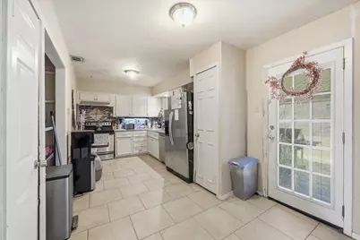 2647 Hearthstone Drive, Farmers Branch, TX 75234 - Photo 7