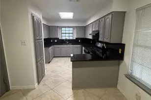 1009 Village Wood Ct, Arlington, TX 76012 - Photo 11