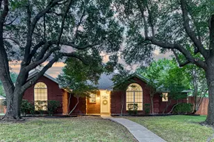 215 Barbara Way, Red Oak, TX 75154 - Photo 3