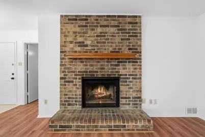 710 Michol Street, Grapevine, TX 76051 - Photo 7