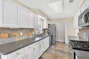 2621 Winterlake Dr, Carrollton, TX 75006 - Photo 13