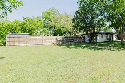 405 Valcik, Decatur, TX 76234 - Photo 25