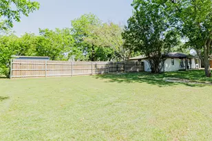 405 Valcik, Decatur, TX 76234 - Photo 25