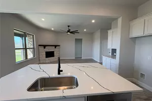 725 Windward Ct, Lowry Crossing, TX 75069 - Photo 11