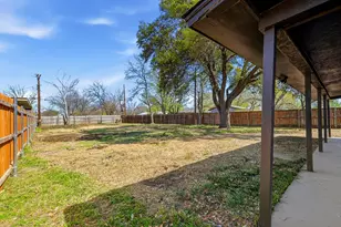 1207 Glynn Oaks Dr, Arlington, TX 76010 - Photo 3