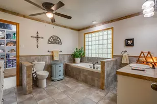 292 Pam Dr, Chico, TX 76431 - Photo 15