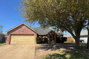 405 Roan Ln, Red Oak, TX 75154 - Photo 1