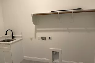 1832 Noble Ct, Grand Prairie, TX 75052 - Photo 11