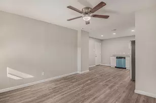 406 Dawson Cir, Grand Prairie, TX 75051 - Photo 7