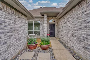 6836 Dogwood Ln, North Richland Hills, TX 76182 - Photo 1