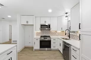 8442 Campanella Dr, Dallas, TX 75243 - Photo 5