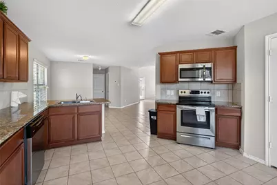 2256 Spring Hollow Dr, Lancaster, TX 75134 - Photo 11